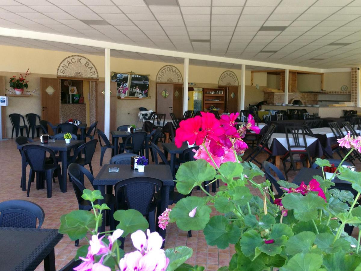 Onda Camping Village Ardea Esterno foto