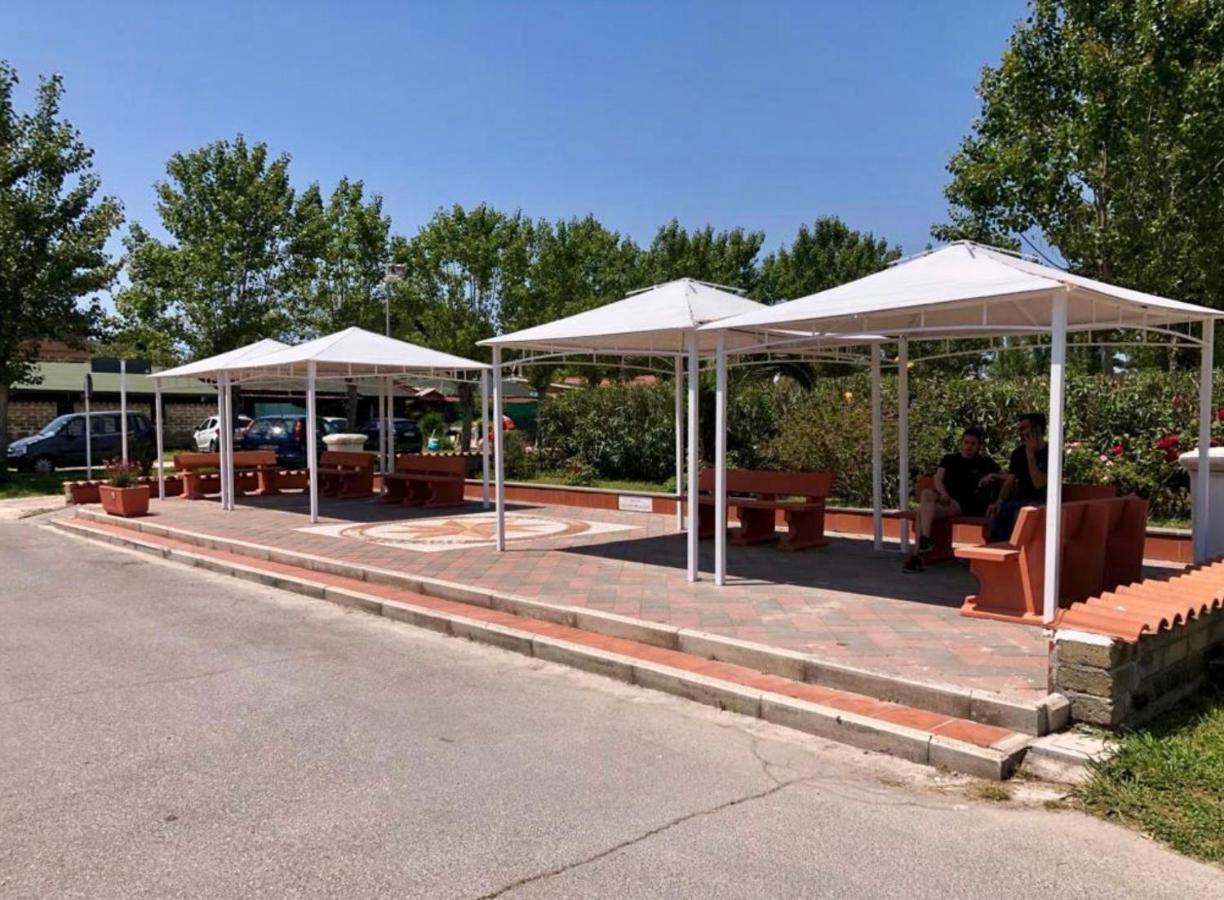 Onda Camping Village Ardea Esterno foto